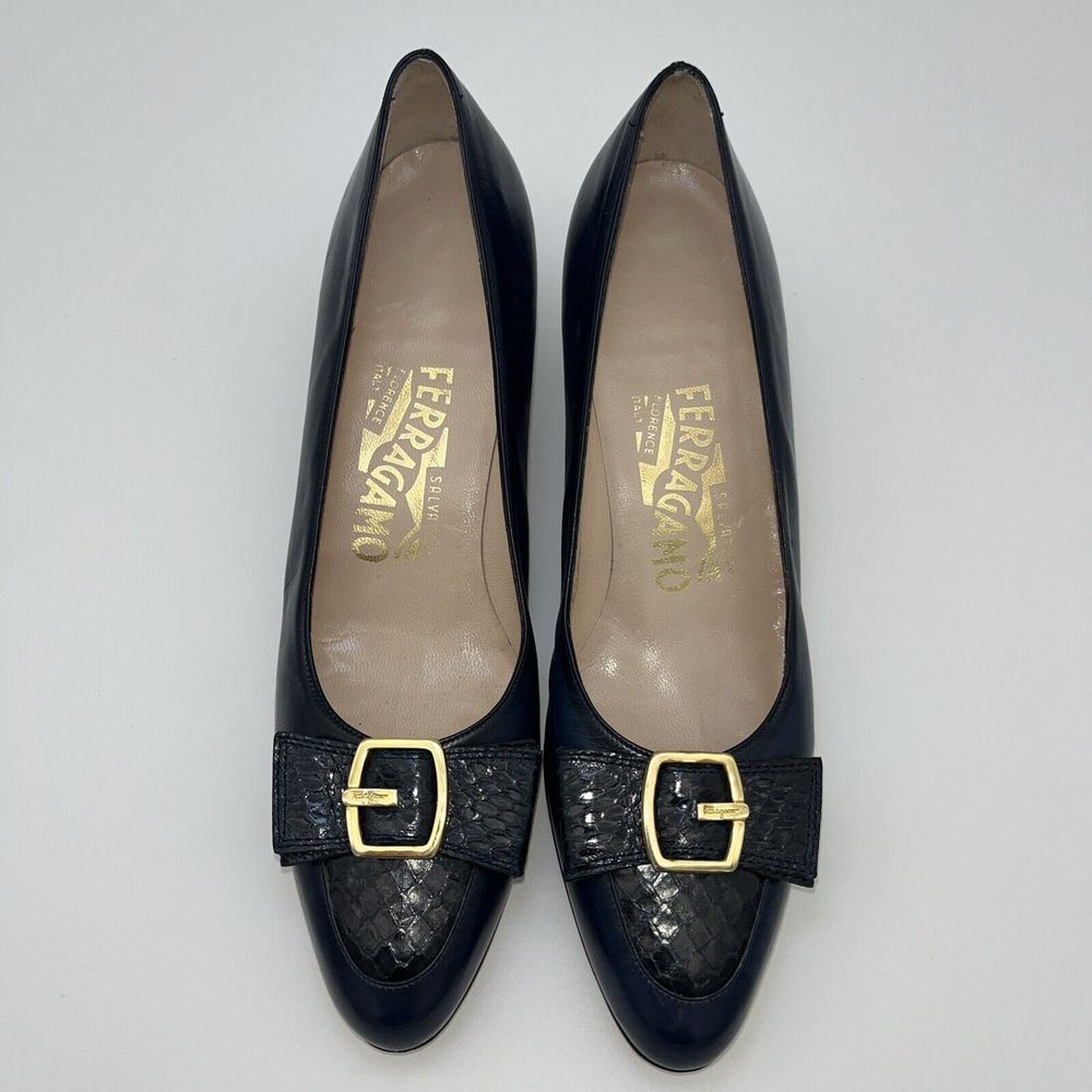 Vintage Salvatore Ferragamo Bow Navy Blue Leather  1.5" Pump Heels Shoes Size 6